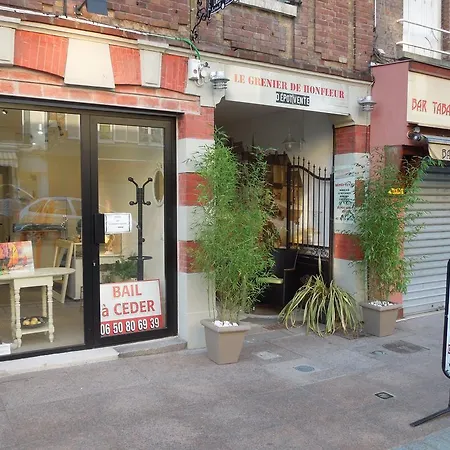 Bourgeois Apartment *